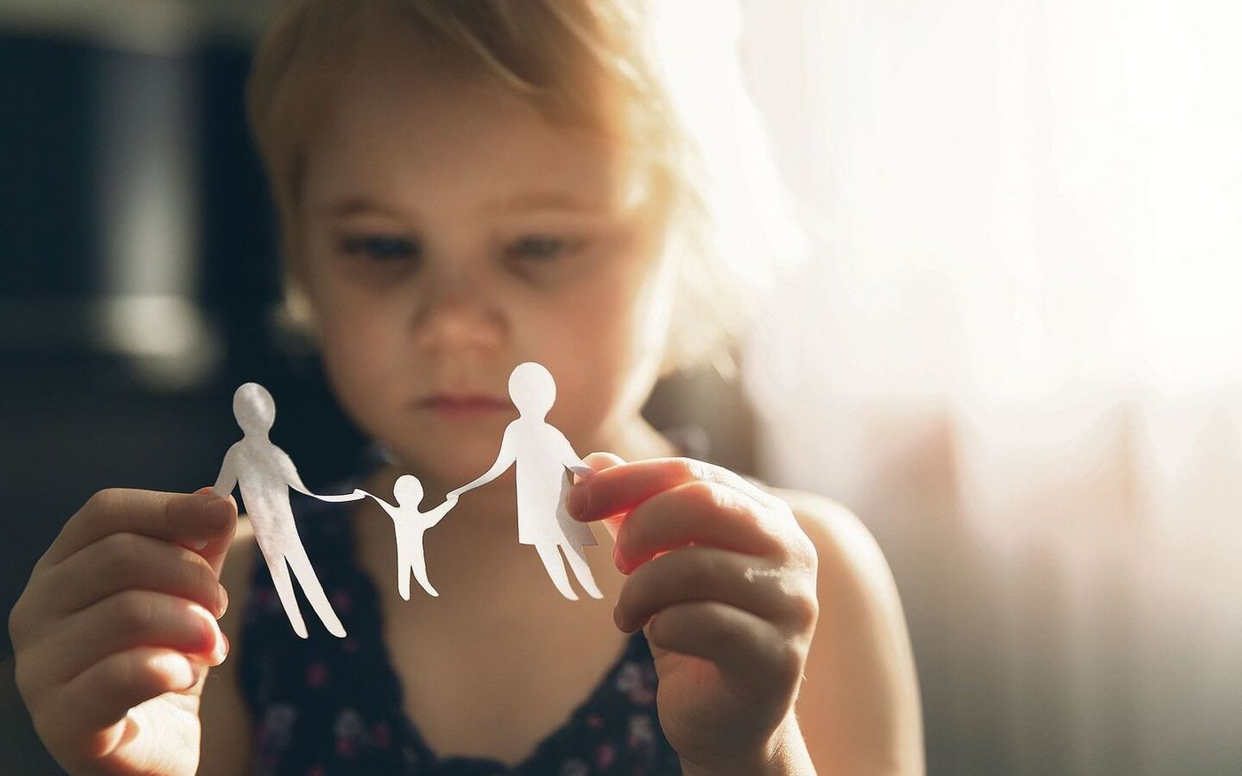 Als Paar getrennt, aber als Eltern weiterhin ein Team: Für Kinder sei die Botschaft «Wir bleiben eine Familie» wahnsinnig wichtig, sagt Beziehungsexpertin Martina Rissi.