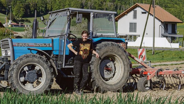 Jasmin Maurer befindet sich im 3. Lehrjahr bei Familie Bracher in der Ausbildung zur Landwirtin EFZ. (Bild zVg)
