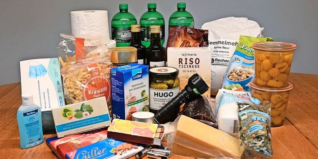 Einen Notvorrat zu haben, macht im Krisenfall unabhängiger. Mit dem Online-Rechner des Bundes können die Vorräte den persönlichen Bedürfnissen angepasst werden. 