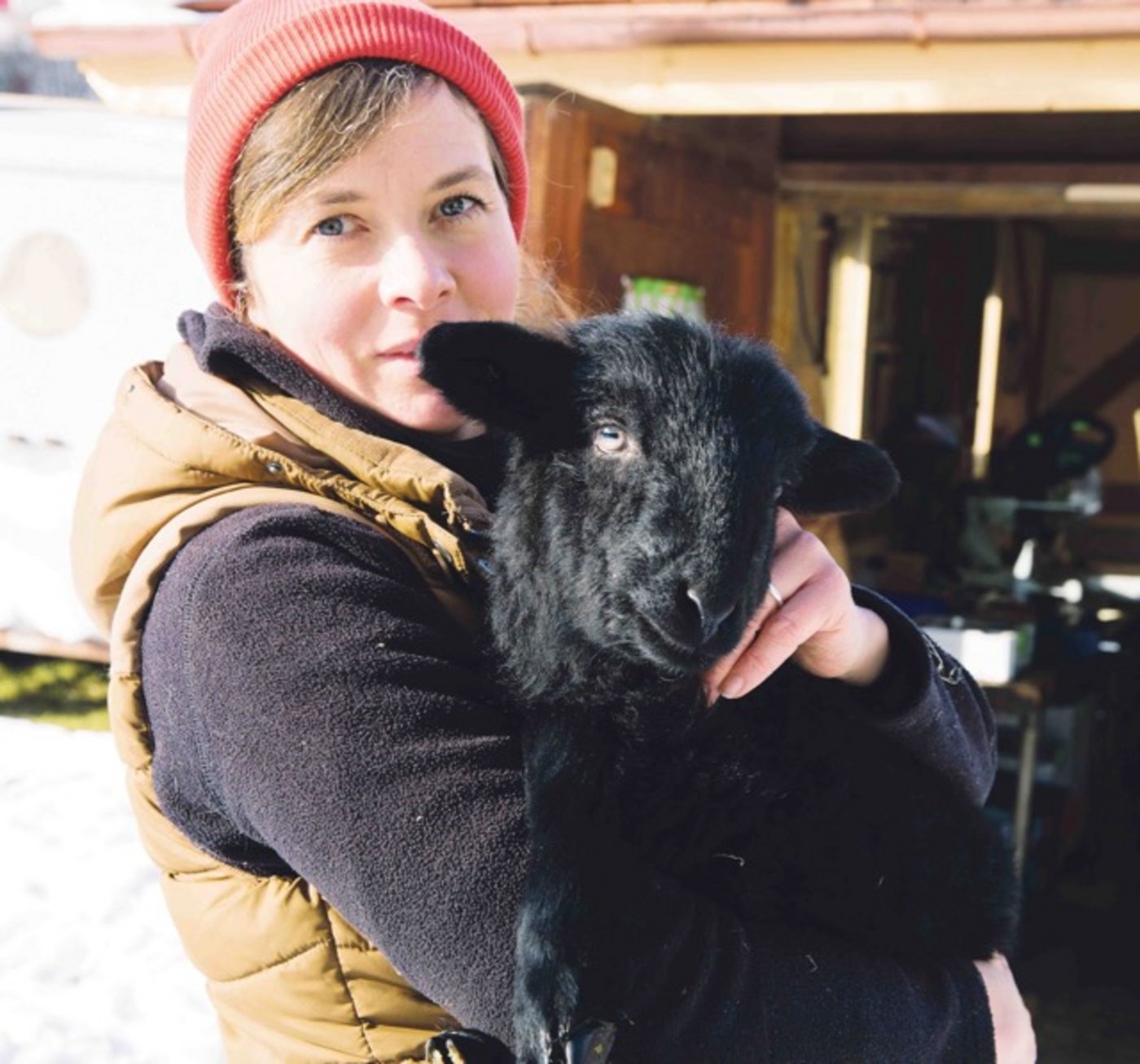 Brigitte Gasser hatte es nicht immer leicht im Leben als junge Mutter mit kleinen Kindern. Den Kindheitstraum von der Landwirtschaft hat sie aber nie aufgegeben. Mit 41 Jahren ist sie ihrem Ziel einen Schritt näher. (Bild Sandra Joder)