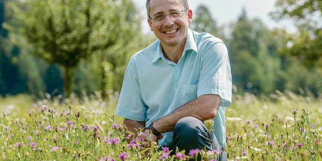 Gemäss Olivier Huguenin-Elie steht die Forschung im Futterbau aufgrund der Klimaerwärmung vor verschiedenen Herausforderungen.(Bild Cornelia Braendle)