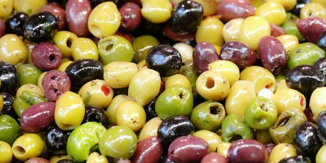 Olivenöl kommt bei der Einzelbetrachtung beim Nutri-Score schlecht weg. (Bild Pixabay))