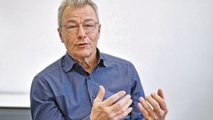 Nach 35 Jahren als Geschäftsführer von Mutterkuh Schweiz tritt Urs Vogt in die zweite Reihe und überlässt Daniel Flückiger die Führung.  
