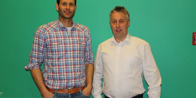 Albin Fuchs (rechts) übernahm von Christoph Bamert das Präsidentenamt der Schwyzer Bauernvereinung. (Bild reb)