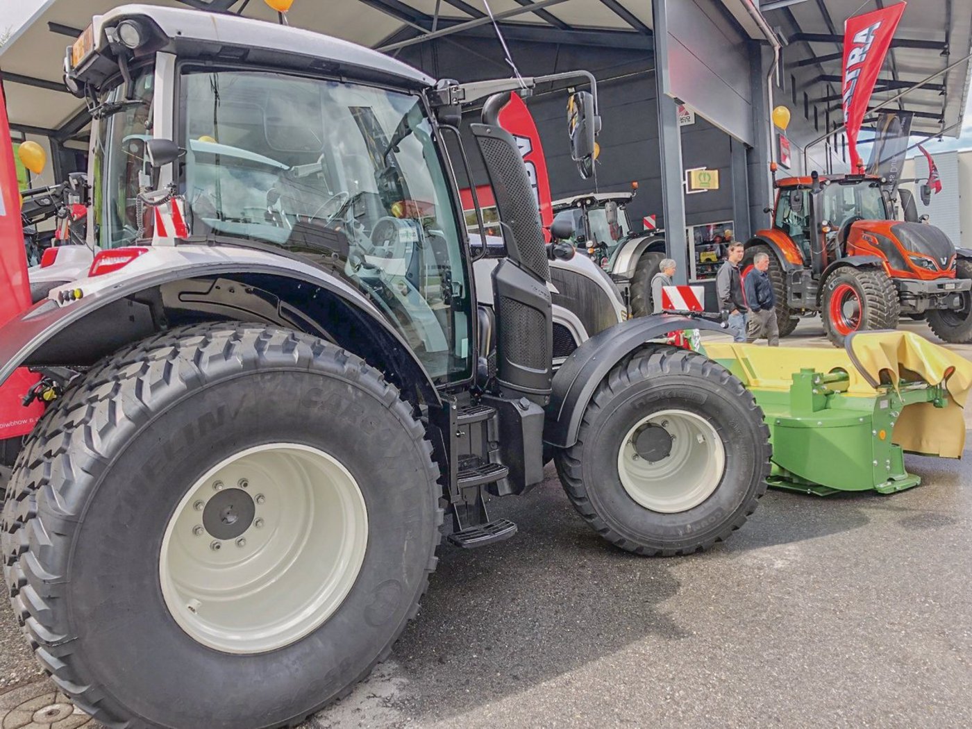 Der Traktorenmarkt läuft bis jetzt gut. Die Finanzierung ist bei jedem Landwirt anders.(Bild pf)