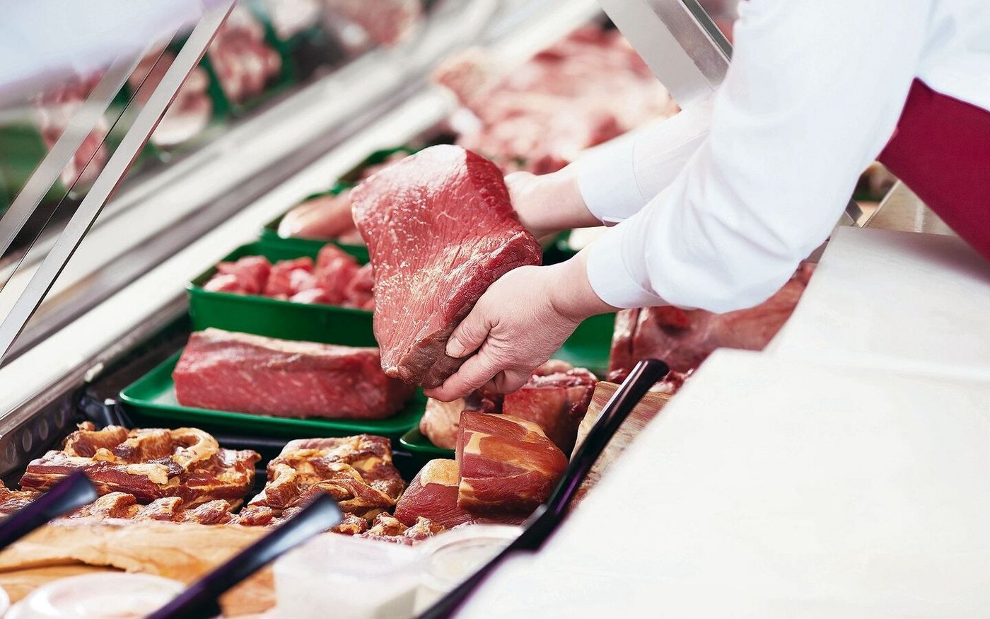 Seit Jahren wehren sich Politiker(innen) gegen die staatliche Absatzförderung von Fleisch. Es sei besser, als Auslandware zu kaufen, so die Gegner der Vorstösse, denen sich der Bundesrat anschliesst.