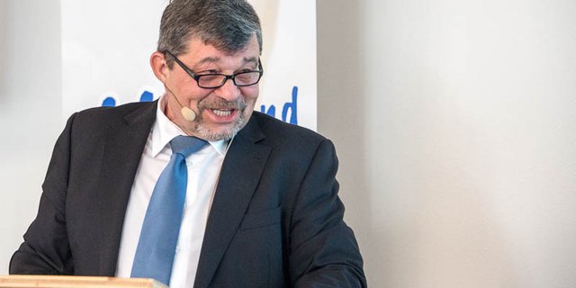 Andreas Hitz ist zufrieden mit dem Start der Mittelland-Milch. (Bild hja)