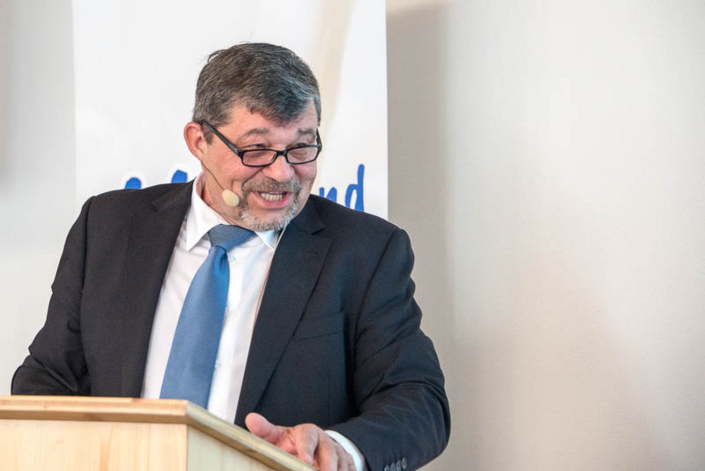 Andreas Hitz ist zufrieden mit dem Start der Mittelland-Milch. (Bild hja)