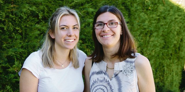 Die Auszubildende Pierina Rutz (l.) aus Winterthur ZH mit ihrer Lehrmeisterin Carole Cuérel Weber harmonieren prächtig, und das seit elf Monaten.(Bild Benildis Bentolila)