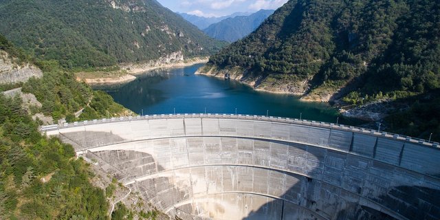 Der Bundesrat setzt grosse Hoffnungen in die Wasserkraft, um auch im Winter genügend Strom für die Schweiz zur Verfügung stellen zu können. (Symbolbild Pixabay)