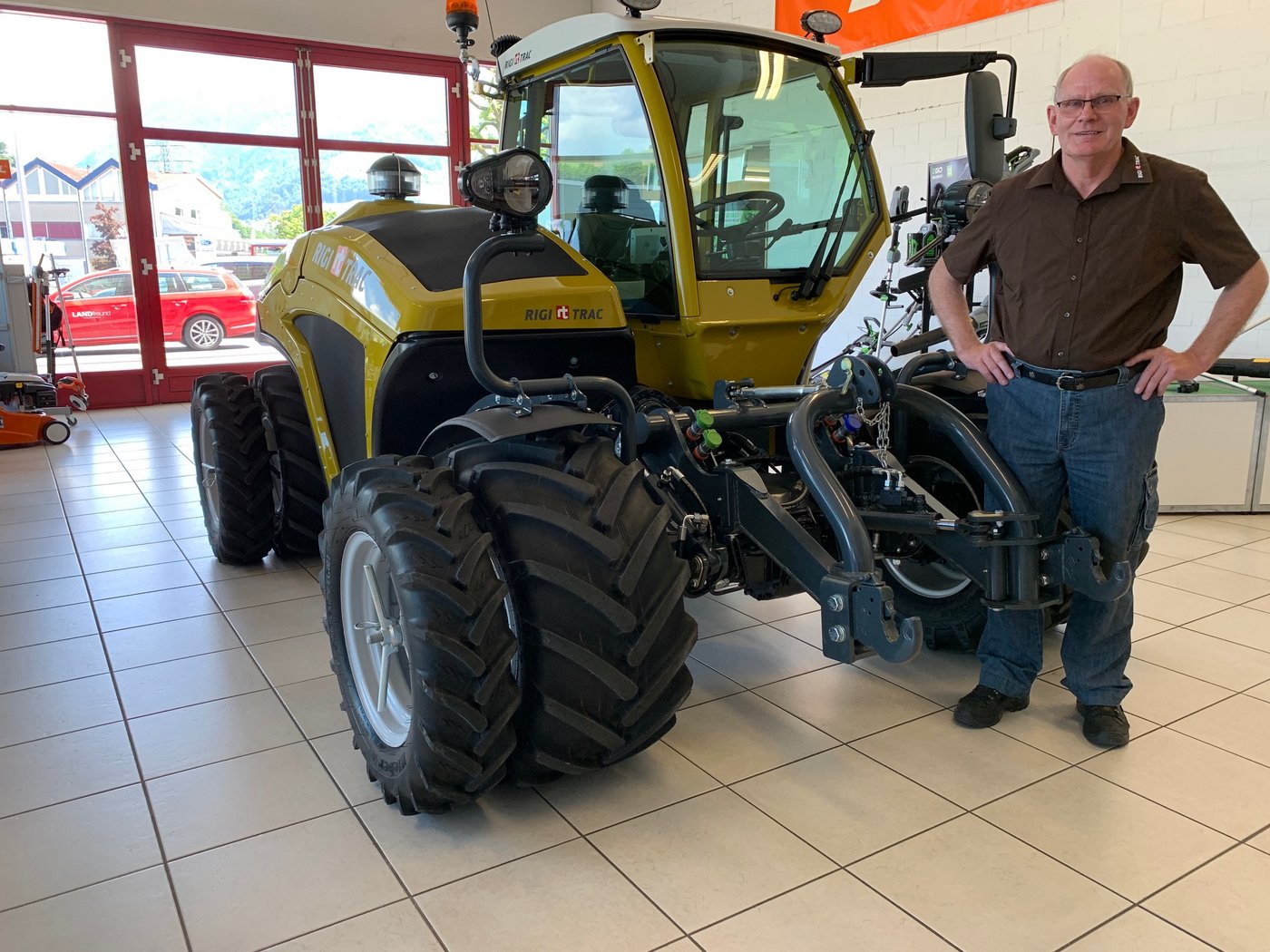 Entwickler Sepp Knüsel bei der Präsentation des neuen Rigitrac SKH60. (Bild Josef Scherer)