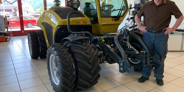 Entwickler Sepp Knüsel bei der Präsentation des neuen Rigitrac SKH60. (Bild Josef Scherer)