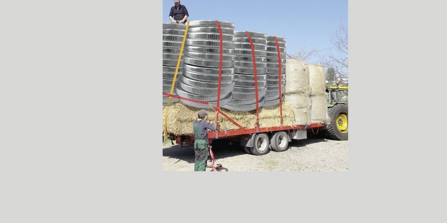 So präsentiert sich das landwirtschaftliche Nachschlagewerk Reflex 2017. (Bild pd)