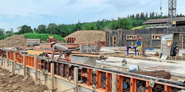 Bevor mit einem Bau begonnen wird, sollte die gesamte Finanzierung geklärt sein. 