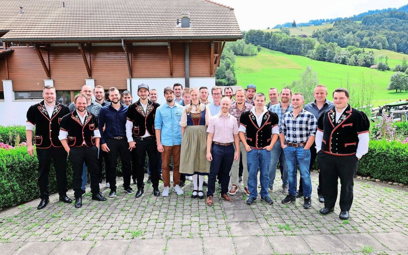 Die Klasse der berufsbegleitenden Nachholbildung: Für sie war es bereits der zweite Abschluss mit EFZ.