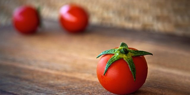Tomaten sind eine der Gemüsesorten, die von der Migros bald selbst produziert werden sollen. (Bild Pixabay)