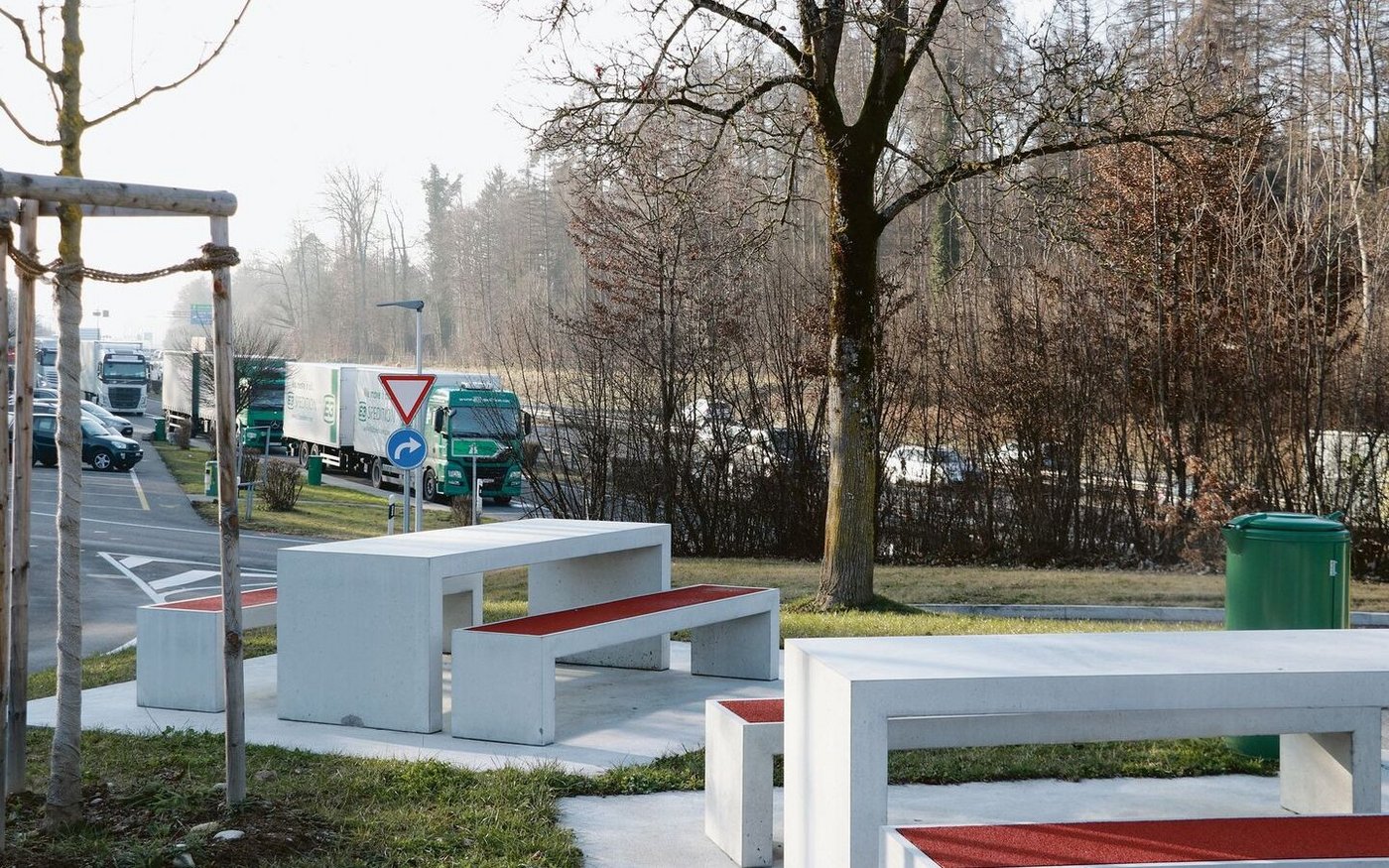 Autobahnraststätten sind ein Hotspot, wenn es um die Verbreitung von ASP geht.