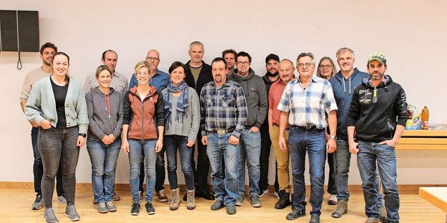 Das regionale OK-Team ist startbereit und empfängt die Besucherinnen und Besucher mit «Prättigauer Power». 