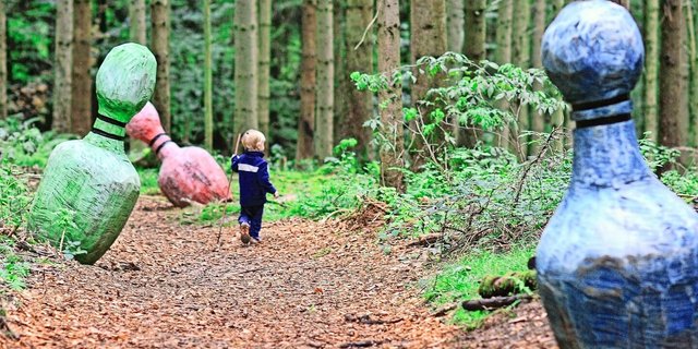 Kinder mögen abwechslungsreiche Spazier- und Wanderwege wie den Freiämter Sagenweg im Kanton Aargau.