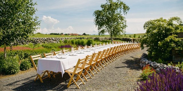 «Farm Table»: Der lange, schön gedeckte Tisch auf einem Bauernhof gibt dem Projekt den Namen. (Bild zVg)