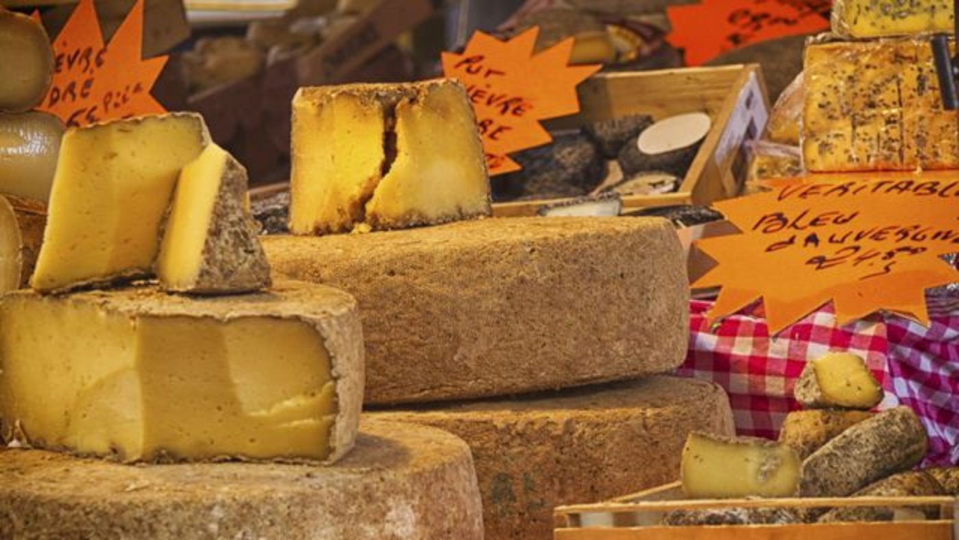 In Importkäse sind oft Zusatzstoffe, die in der Schweiz wegen Branchenvereinbarungen kaum eingesetzt werden. (Bild pd)