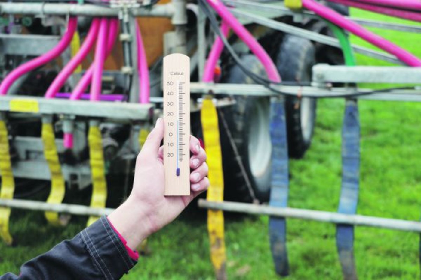 Stimmt die durchschnittliche Tagestemperatur? Die müsse während sieben Tagen mindestens fünf Grad betragen, sonst riskieren Bauern Bussen, wenn sie  güllen. (Symbolbild Ruth Aerni)
