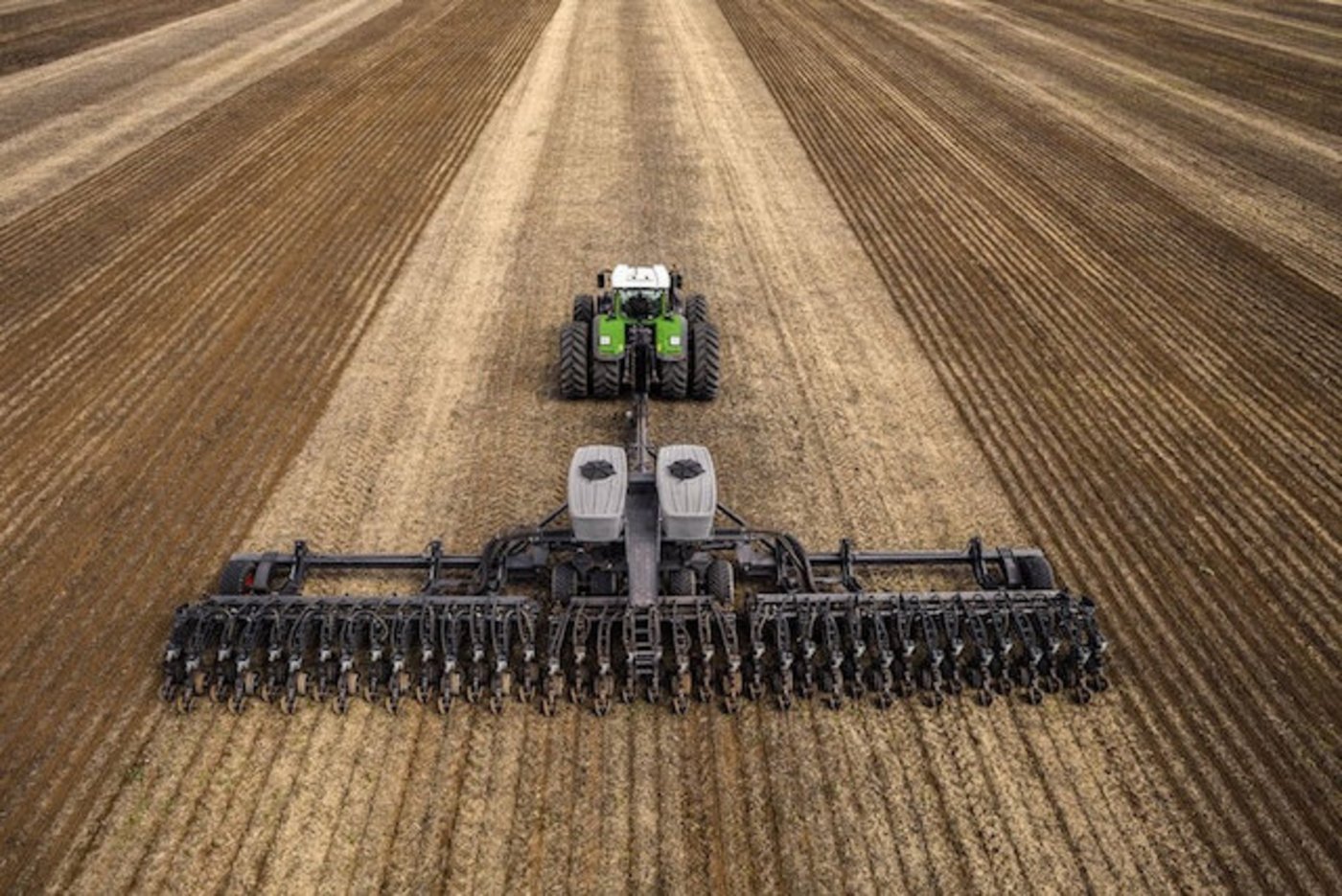 Die neue Sämaschine beeindruckt mit ihrer Arbeitsbreite bis 18 Meter. (Bild Fendt)
