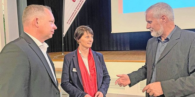 Fleischkonsum ausser Haus gab zu reden: Anicom-Geschäftsleiter Christian Probst, Verwaltungsrätin Tanja Müller und Gastreferent Adrian Schärz, Transgourmet (v. l.).