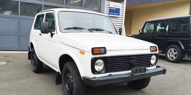 Ein Lada Niva: 30er-Jeepli mit grünem Nummernschild dürfen im Grundsatz nur für landwirtschaftliche Fahrten benutzt werden. Bei illegalen Fahrten besteht ausserdem die Gefahr von Schwierigkeiten mit der Versicherung bei einem Unfall.