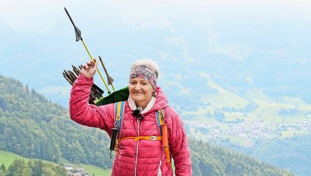 Fast wie ein Indianerhäuptling im Westernfilm: Helena Thoma hat den nächsten Pfahl stets griffbereit.