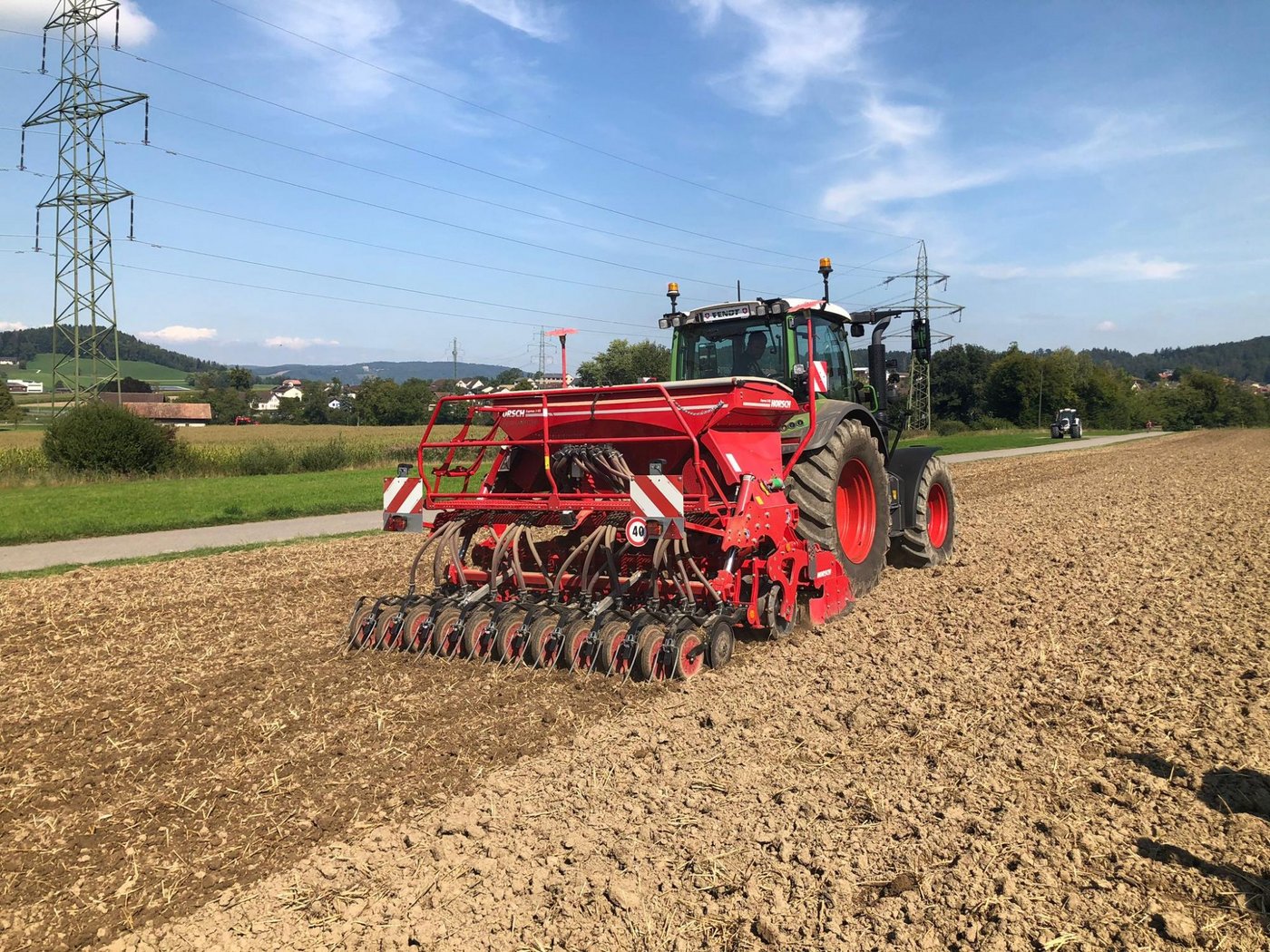 Cover Crop Banding: Im Herbst wurden Gründüngungen in Streifen angesät. In die ausgesparten Reihen kommt im Frühling die Maissaat (Bild SFF).