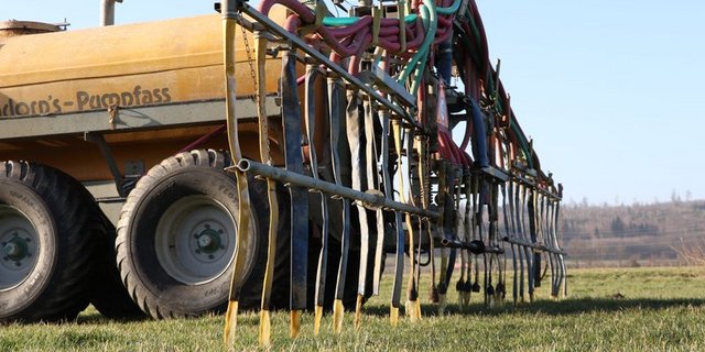 Schleppschläuche werden ab 2022 obligatorisch, das entschied der Nationalrat am Donnerstag. (Bild Ruth Aerni)