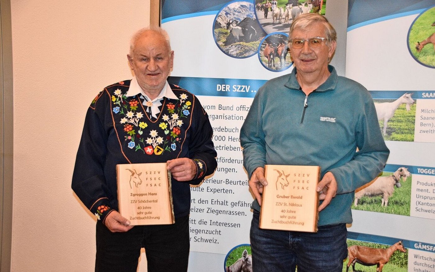 40 Jahre lang als Zuchtbuchführer im Einsatz: Hans Zgraggen (l.) aus Haldi b. Schattdorf UR und Ewald Gruber aus St. Niklaus VS.