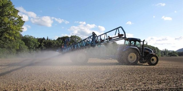 Ins Visier der UNO-Mitgliedstaaten geraten etwa Subventionen, die den Einsatz von zu viel Pflanzenschutzmitteln begünstigen. (Bild Jérémie Suchet/landwirtschaft.ch) 