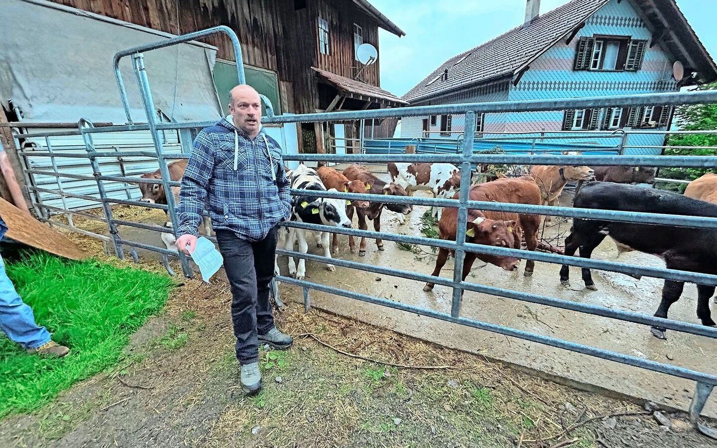 Res Büeler vom Schweizer Kälbermästerverband war Gastreferent und gab die Eckdaten bekannt, wie die Familie Hess den Betriebszweig Kälbermast betreibt. 