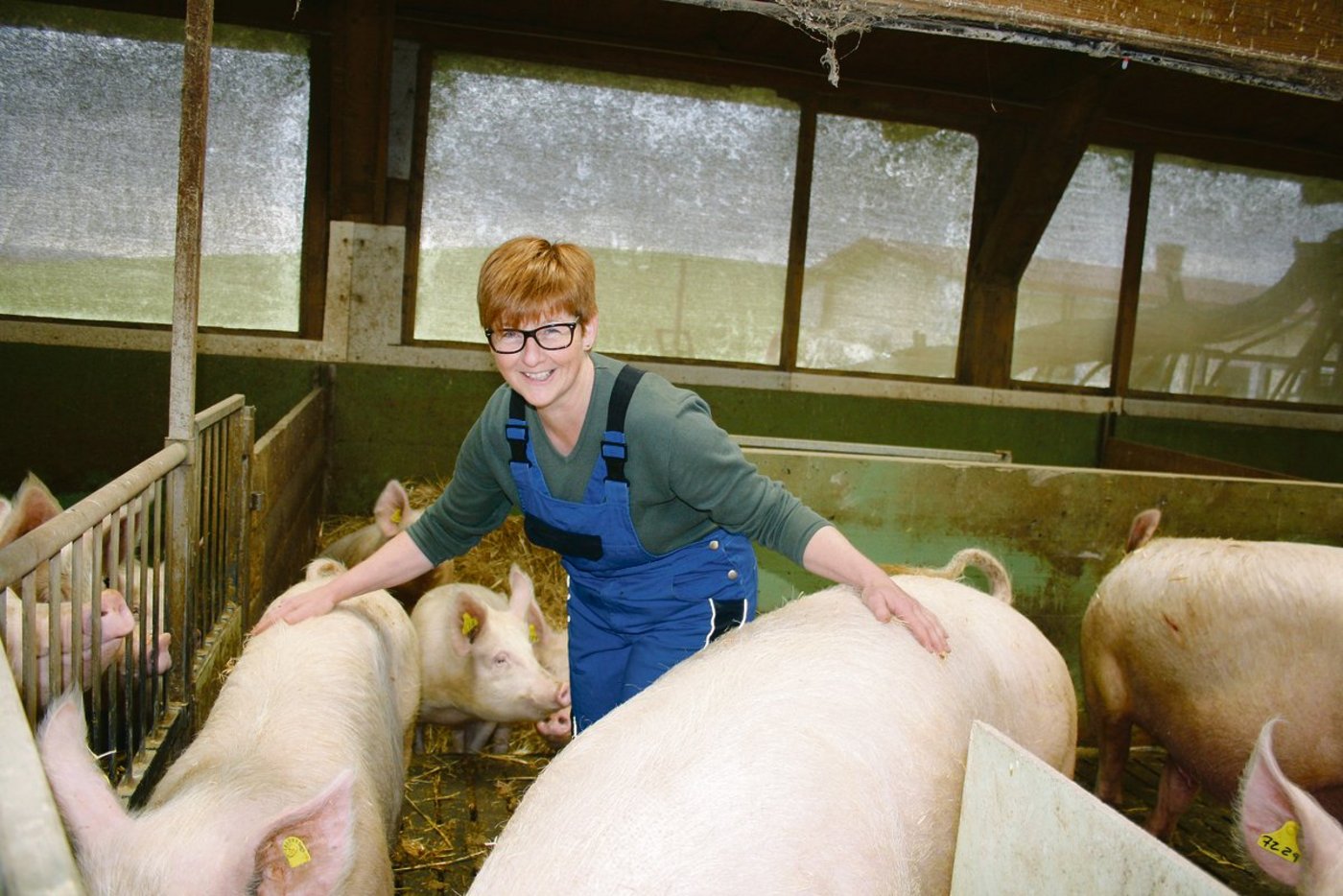 «Unser Ziel ist es, gesunde Tiere und damit qualitativ hochwertiges Fleisch unter artgerechten Haltungsbedingungen zu produzieren», betont Renate Huwiler.(Bild Brigitte Meier)