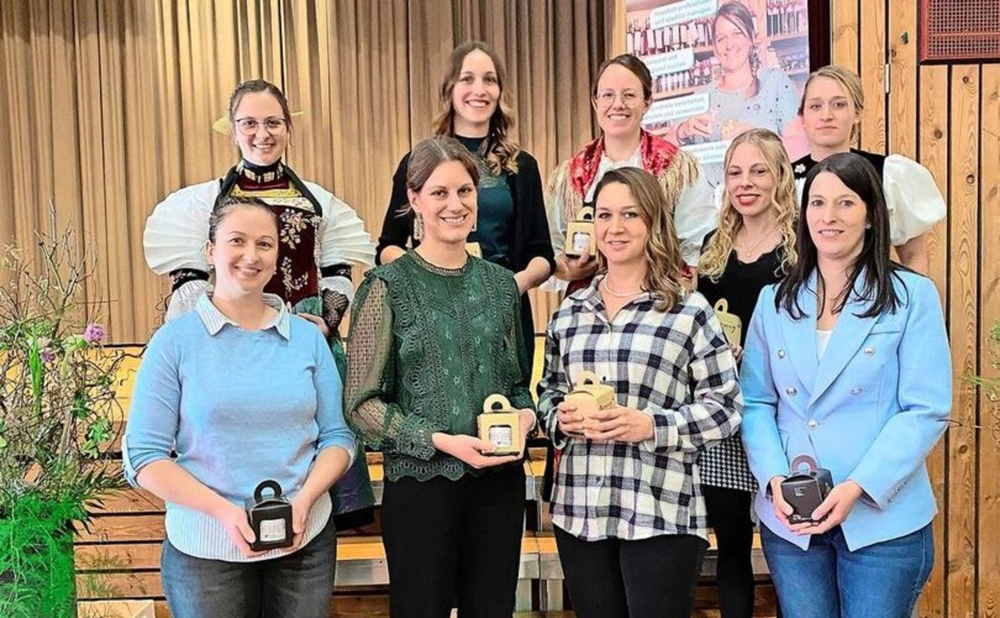 Diese Frauen haben am besten abgeschlossen: ganz links Fabienne Graf aus Buus BL mit der Spitzennote von 5,8.