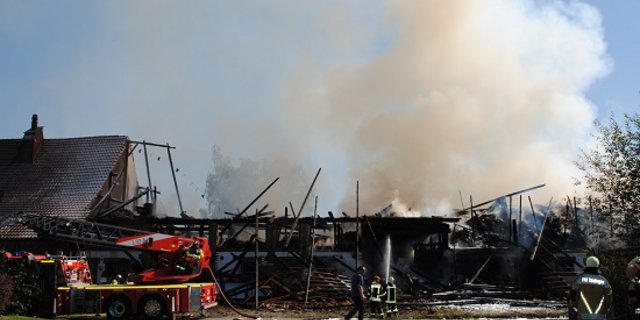 Bei Brand entstand hoher Sachschaden, genau konnte dieser noch nicht beziffert werden. (Bild Kapo FR)