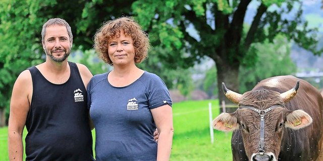 Biobauer Josef Ulrich klopfte vor zwei Jahren auf seiner Verkaufstour spontan an die Haustüre von Stefanie Berner, heute sind die beiden ein Paar.