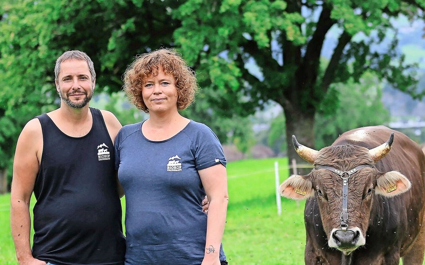 Biobauer Josef Ulrich klopfte vor zwei Jahren auf seiner Verkaufstour spontan an die Haustüre von Stefanie Berner, heute sind die beiden ein Paar.