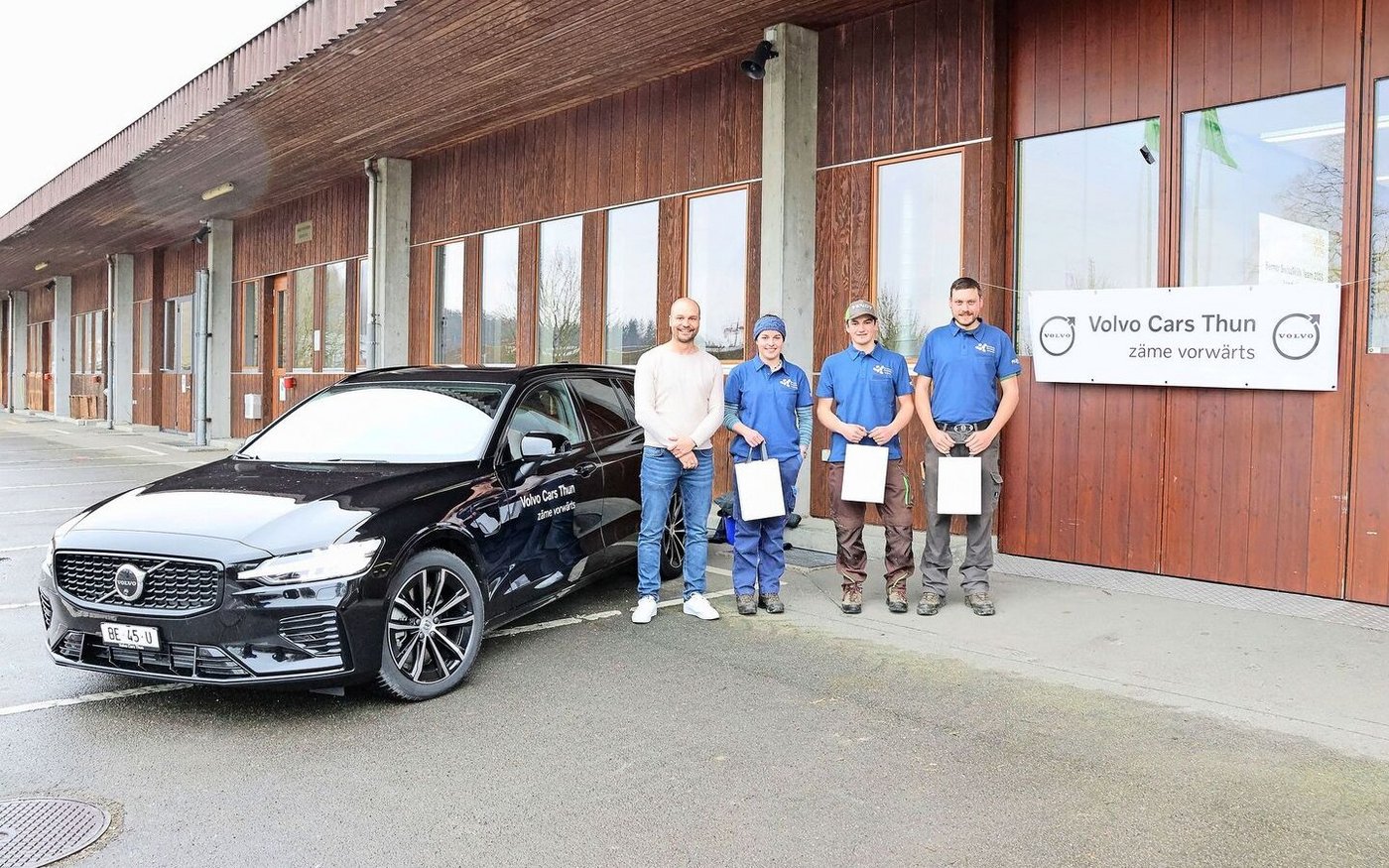 Die drei Bestplatzierten (v. r.): Yannick Röthlisberger, Bützberg (3. Platz), Florian Wäfler, Frutigen (1. Platz), Anna Schenk, Arni (2. Platz). 