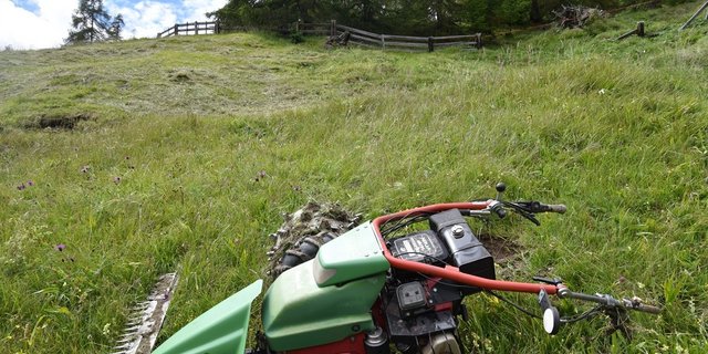 Mit diesem Mäher kam es zum Unfall. (Bild Kapo GR)