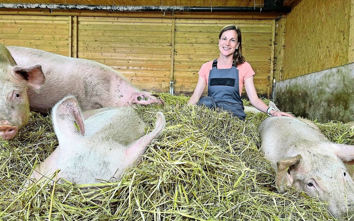 Wirtschaftlichkeit bei hohem Tierwohl als Ziel: Antonia Ruckli bei der Galtsauengruppe auf dem Sonnenhof.