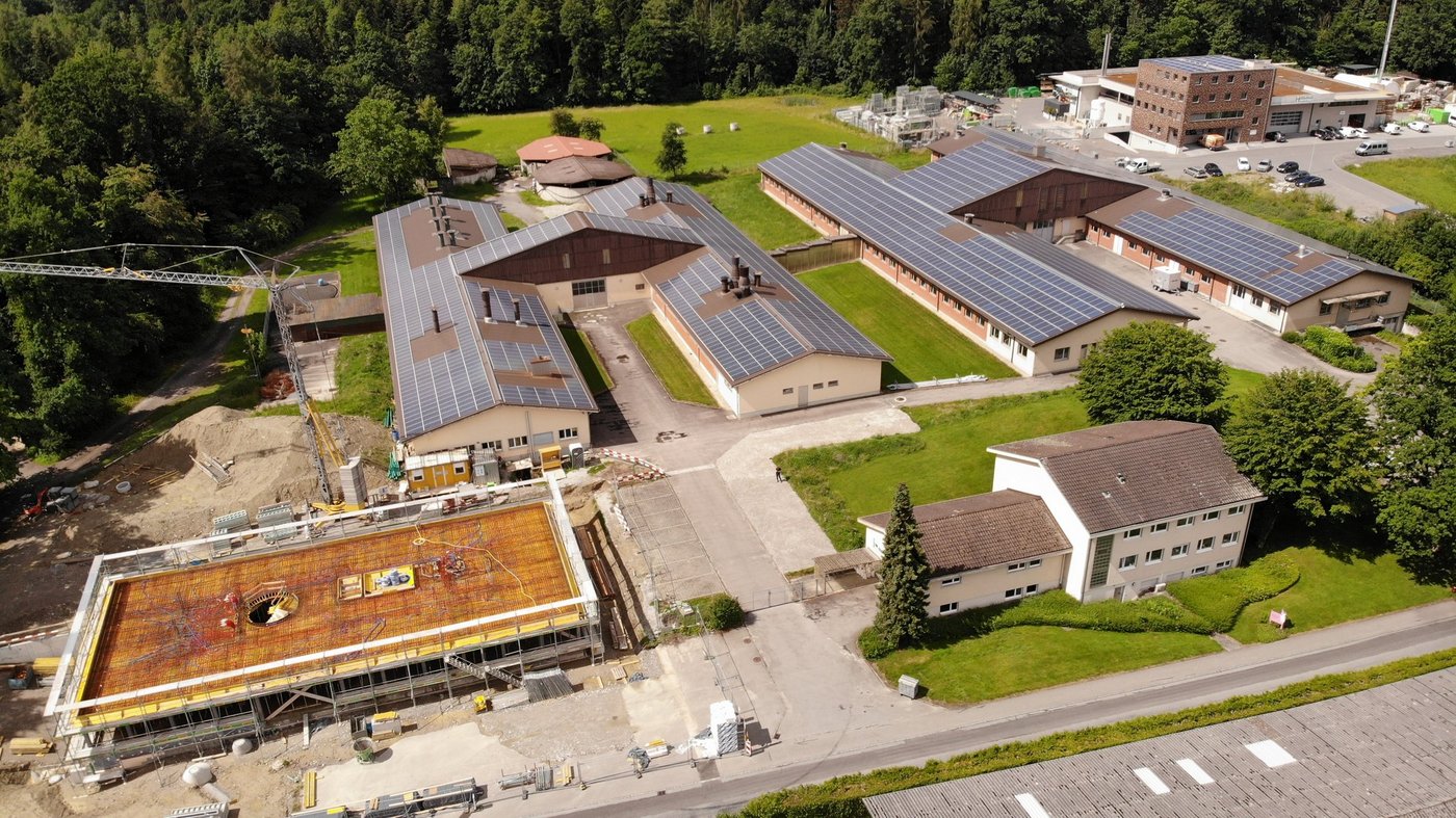 Am 18. September erfolgte die Aufrichtung des neuen Bürogebäudes der Suisag. (Bilder Suisag)