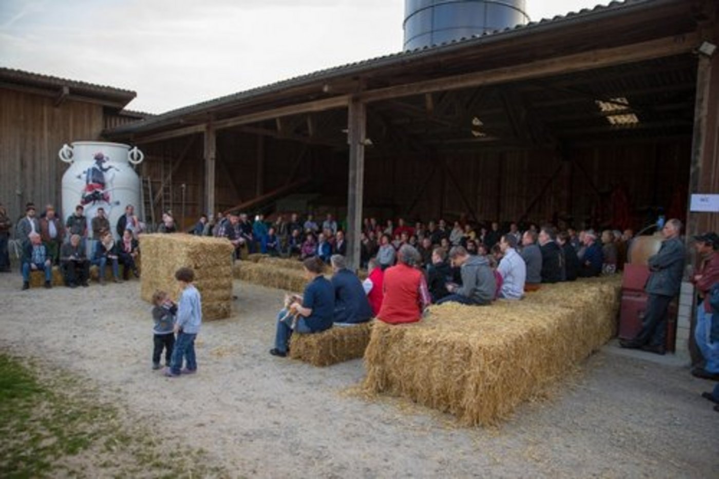 Die Strohballarena ist eine der vom Netzwerk durchgeführten Veranstaltungen. (Bild: zVg)