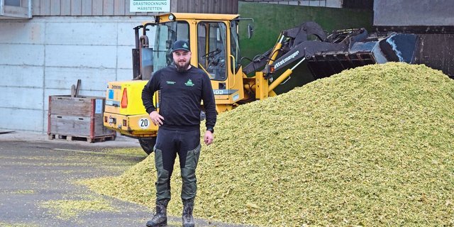 Der gelernte Landwirt Matthias Schild ist seit Januar 2024 Chef der Grastrocknungs-Genossenschaft Märstetten und Umgebung. An Zukunftsplänen fehlt es ihm nicht. 
