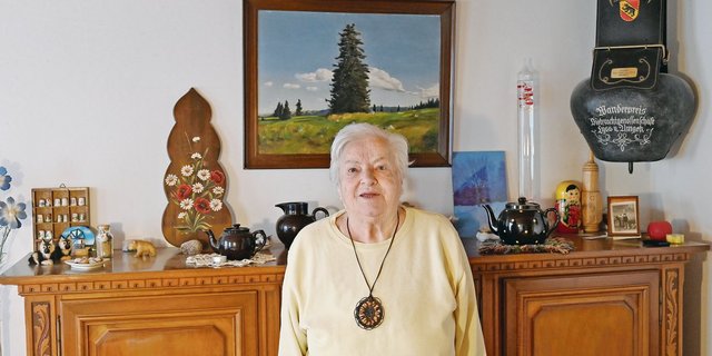 Dora Spring-Weibel blickt auf ein gutes Leben zurück. Dass sie aber als Frau in ihrem Beruf als Postangestellte weniger verdiente als die Männer, ärgert sie bis heute. (Bild Andrea Wyss)