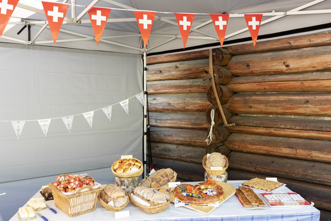 Bauernbetriebe können sich neu bis Mitte Mai 2021 als Gastgeber für den 1. August-Brunch anmelden. (Bild SBV)