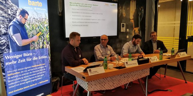 Landwirt Marc Grüter(r.) präsentiert seine Erwartungen an die Digitalisierung. (Bild sbu)