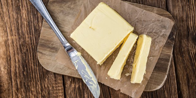 Gefragtes Produkt: Während die Produktion in den letzten Jahren sank, nahm die Nachfrage nach Butter zu.  (Bild Fotolia)